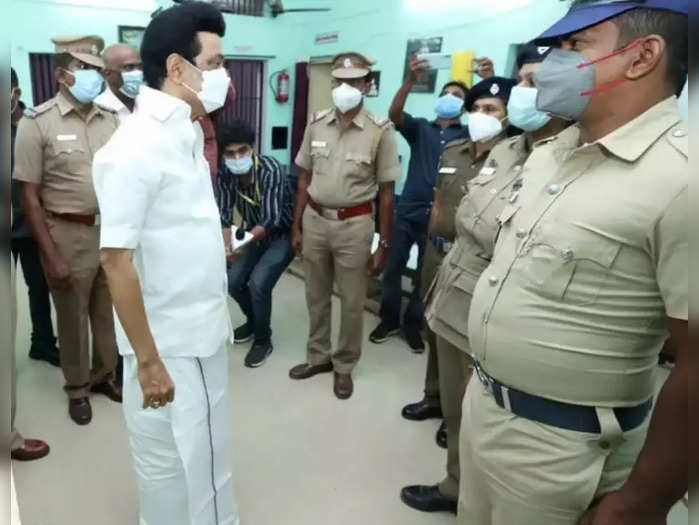 mk stalin with police