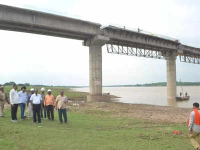Banda News: 15 लोगों की मौत के बाद शासन की टूटी नींद, 11 साल से अधूरे पड़े पुल पर शुरू हुआ निर्माण कार्य 