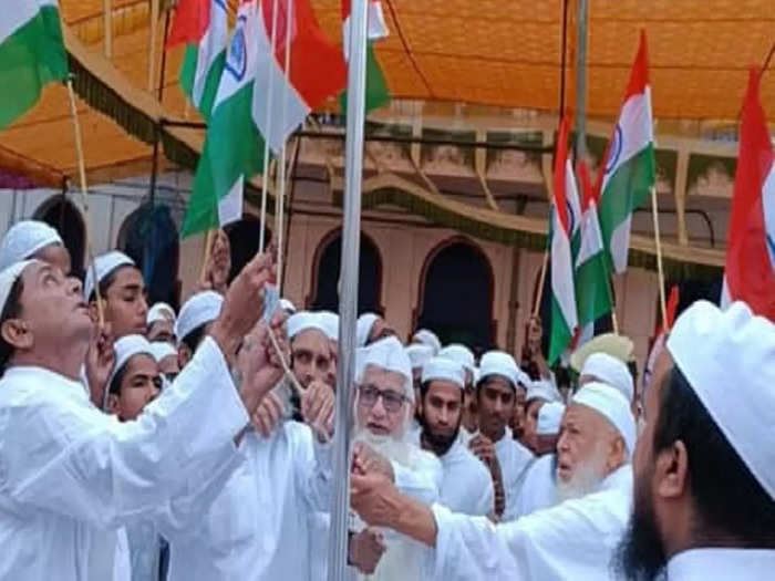 Deoband: जिन्‍होंने आजादी में रत्तीभर योगदान नहीं दिया, आज हमें देशद्रोही कह रहे, देवबंद के मौलाना मदनी बोले