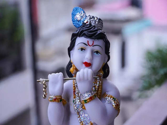 janamashtami 2022 krishna puja shringar vidhi significance include these 16 things in Krishna puja shringar