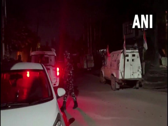 शोपियां में आतंकी ठिकाने का भंडाफोड़, गोला-बारूद बरामद, सुरक्षा बलों पर ग्रेनेड फेंक फरार हुए आतंकवादी 