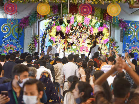 Janmashtami 2022: जन्माष्टमी के लिए फूलों, लाइटों से सज रहे मंदिर, इस्कॉन मंदिर में 19 अगस्त को मनाई जाएगी श्रीकृष्ण जन्माष्टमी 