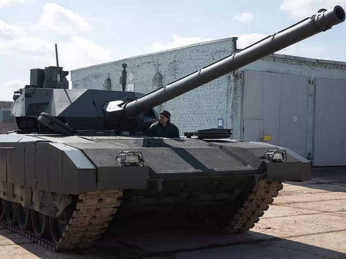 रूस ने आर्माटा टैंक को भी दुनिया को दिखाया