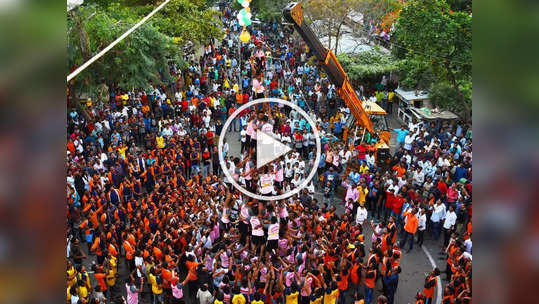 Video: महिलांनी फोडली मुंबईतील पहिली दहीहंडी, एकावर एक ५ थर रचून दिलं पुरुषांना आव्हान