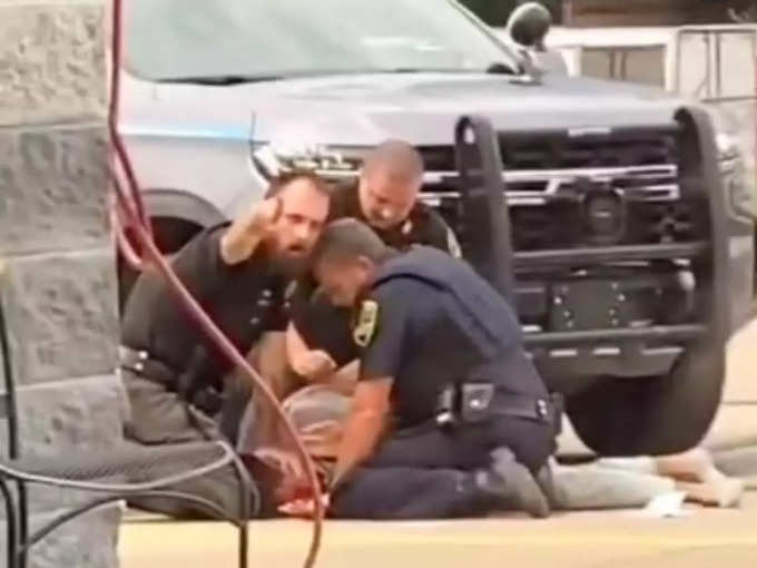 police man beat in usa