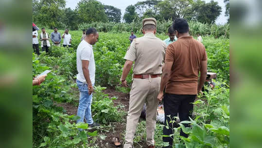 रात्रीचं जेवण आटोपून दुचाकी घेऊन निघाले, घरी परतलेच नाहीत; सकाळी शेतात सापडला मृतदेह