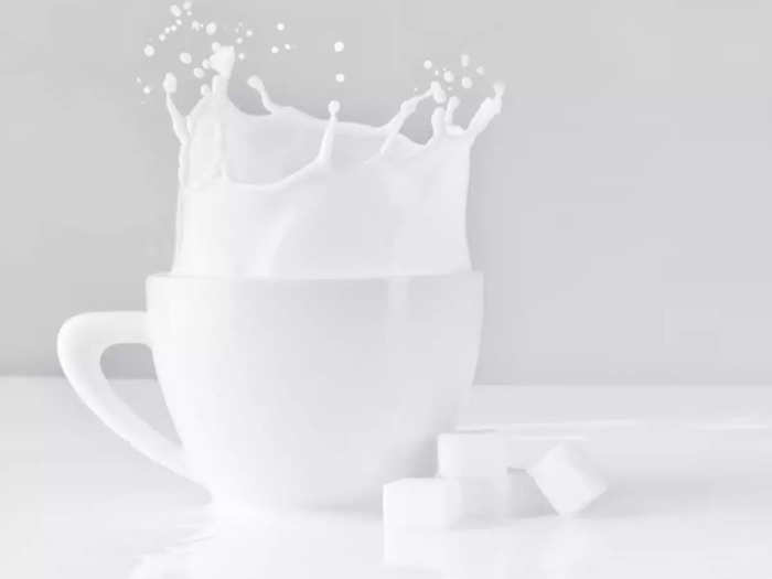 health risks of mixing white sugar with milk