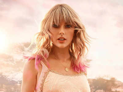 Taylor Swift पर गाना चोरी करने के संगीन आरोप, Lover एल्‍बम के लिए ठोका 1 मिलियन डॉलर का मुकदमा 