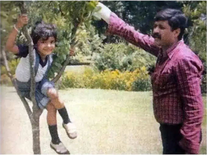Priyanka Chopra  priceless moment with father