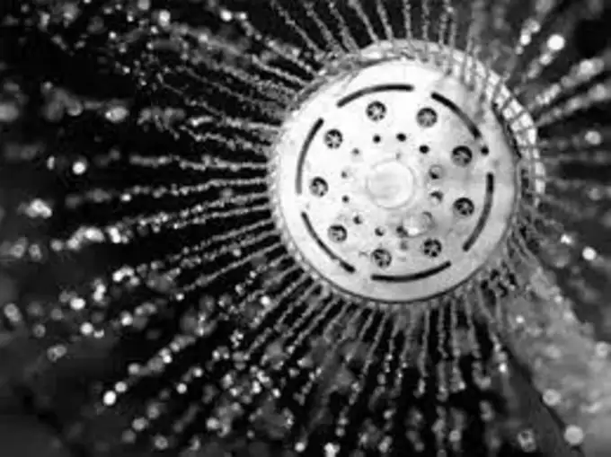 Hot water can weaken the fertility of women and men?