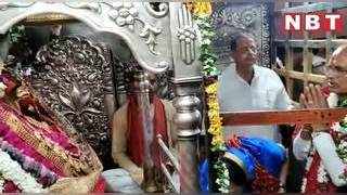 UP News: मध्य प्रदेश सीएम शिवराज सिंह चौहान ने किए मां ... 