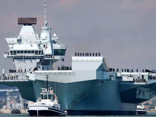 ब्रिटेन की नौसेना को बड़ा झटका, सबसे महंगा युद्धपोत अचानक हुआ बंद, अब बंदरगाह पर रहेगा खड़ा 