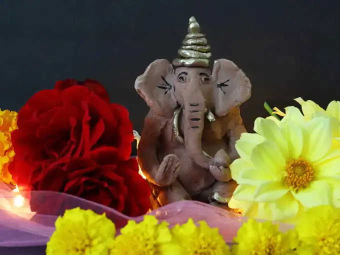 Why go to the market, this time make the idol of Ganpati at home in