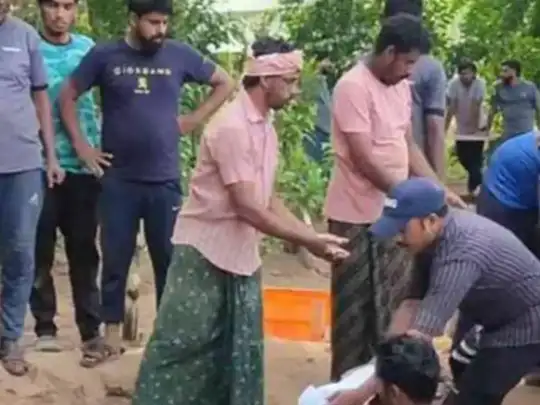 മലപ്പുറം പാലപ്പെട്ടിയില്‍ ദേശീയപാത നിര്‍മ്മാണത്തിനായി 314 ഖബറുകള്‍ പൊളിച്ചുമാറ്റി