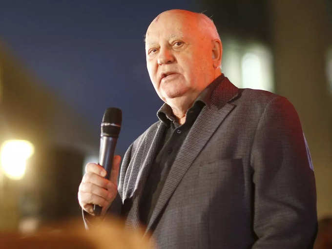 Mikhail Gorbachev 02