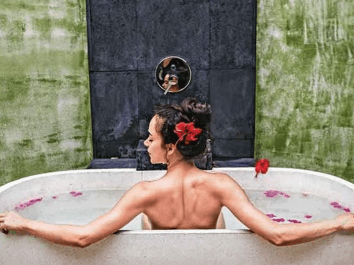 woman should not do these 5 work without taking bath