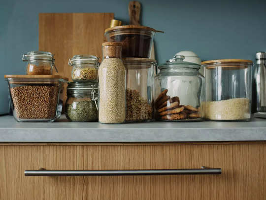 या Airtight Jar For Kitchen च्या मदतीने पावसाळ्यातही खाद्यपदार्थ ठेवता येतील सुरक्षित, आपल्या किचनला ऑर्गनाईज आणि अट्रॅक्टिव्ह लूक मिळवून देण्यासाठी आजच खरेदी करा 