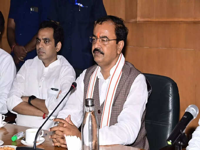 गौतमबुद्धनगर में पार्टी कार्यकर्ताओं के बीच केशव प्रसाद मौर्य गौतमबुद्धनगर में पार्टी कार्यकर्ताओं के बीच केशव प्रसाद मौर्य