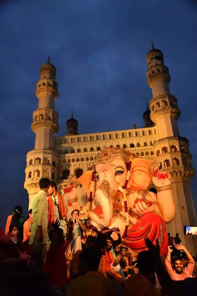 Pics: హైదరాబాద్ గణేష్ శోభాయాత్ర ఫోటోలు