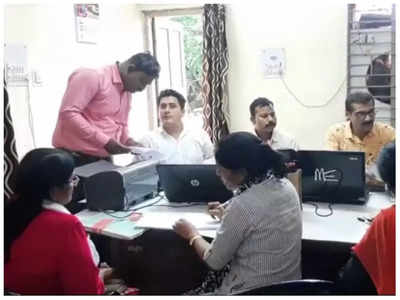 Jabalpur : हाउसिंग बोर्ड कारपोरेशन की सहायक संपत्ति अधिकारी रिश्‍वत लेते गिरफ्तार, एनओसी देने के बदले मांगे थे 5 हजार