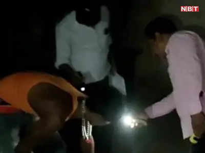 बिहार: मोबाइल की रोशनी में हुआ नाबालिग का पोस्टमार्टम, सिविल सर्जन बोले- बिजली के तार चुरा ले जाते हैं चोर