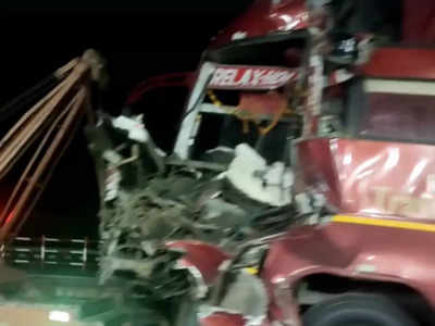 Etawah Accident: आगरा-लखनऊ एक्सप्रेस वे पर 2 सड़क हादसे, चकनाचूर हुई स्‍लीपर बस, 50 यात्री घायल