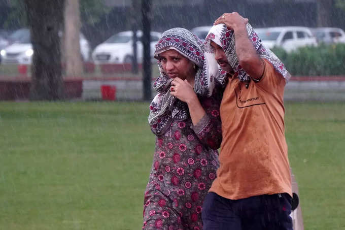 दिल्ली में इस साल कम बारिश दर्ज की गई है