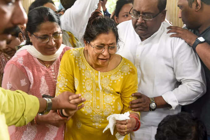 शिखा श्रीवास्तव शिखा श्रीवास्तव