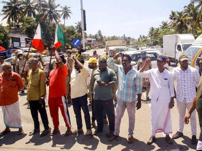 Kerala Protest: কেরালায় PFI-এর ডাকা ১২ ঘণ্টার বনধ ঘিরে অশান্তি, সরকারি বাস ভাঙচুরের অভিযোগ
