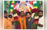 Banaras: ಬಂಡೆ ಮಹಾಕಾಳಮ್ಮ ದೇವಸ್ಥಾನಕ್ಕೆ ಭೇಟಿ ನೀಡಿದ ಬನಾರಸ್ ಹೀರೋ ಝೈದ್ ಖಾನ್