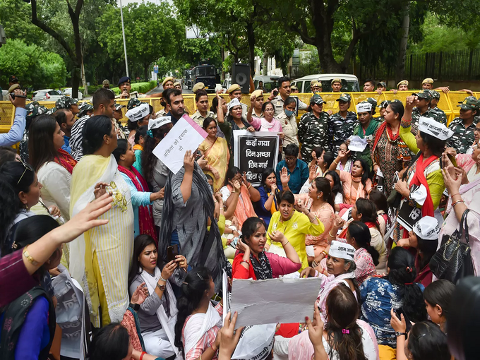 दिल्ली में भी विरोध प्रदर्शन