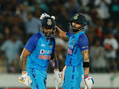 IND vs AUS LIVE: सूर्या के बाद विराट की भी फिफ्टी, जीत के मुहाने पर भारतीय टीम
