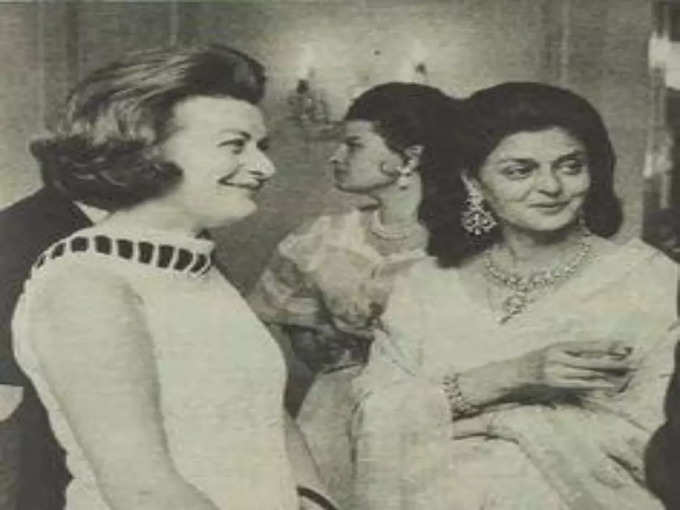 gayatri devi with guests