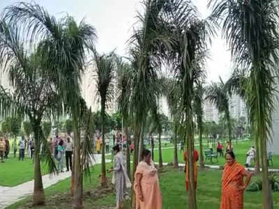 श्रीकांत त्‍यागी के घर के बाहर फिर लगे पेड़, त्‍यागी समाज ने दिया था 24 घंटे का अल्‍टीमेटम