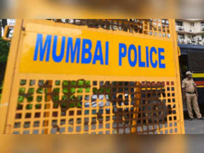 Mumbai News: दुर्गा मूर्ति विसर्जन के दौरान तस्वीरें और वीडियो बनाना बैन, जानें मुंबई पुलिस का क्या आदेश