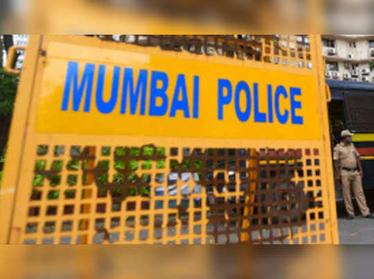 Mumbai News: दुर्गा मूर्ति विसर्जन के दौरान तस्वीरें और वीडियो बनाना बैन, जानें मुंबई पुलिस का क्या आदेश