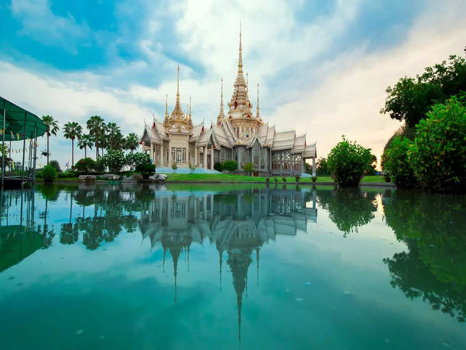 थाईलैंड आर्थिक विकास के लिए पर्यटन पर बहुत अधिक रहता है निर्भर -