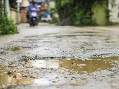 Pothole in Mangaluru: ಮೋದಿ ದ.ಕ. ಜಿಲ್ಲೆಗೆ ಮತ್ತೆ ಬನ್ನಿ- ಮಂಗಳೂರಿನಲ್ಲಿ ಯುವಕನ ಏಕಾಂಗಿ ಪ್ರತಿಭಟನೆ
