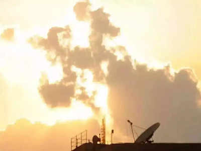 UP Weather Update: बादलों की आवाजाही के बीच यूपी के जिलों में खिली धूप, नोएडा से गोरखपुर तक मौसम का हाल जानिए