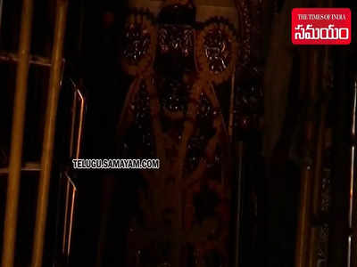 అరసవల్లి ఆలయంలో అద్భుతం.. ఆ దృశ్యాన్ని కనులారా చూసేందుకు భక్తులు క్యూ