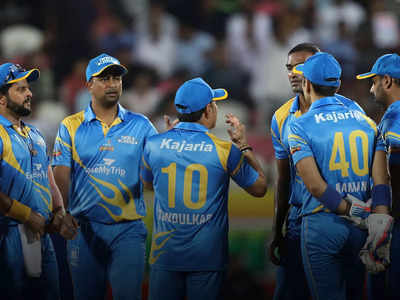 सचिन की इंडिया लीजेंड्स दूसरी बार चैंपियन, नमन ओझा के तूफानी शतक में उड़ी श्रीलंका
