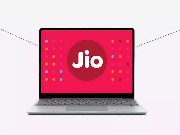 jio laptop: ரூ.15,000க்கு லேப்டாப் - ஜியோ அதிரடி - mukesh ambani-led reliance  jio to launch 4g enabled low-cost laptop at rs 15,000 | Economic Times Tamil