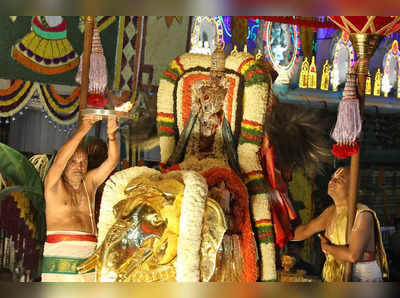 Tirumala Brahmotsavam: తిరుమలలో బ్రహ్మోత్సవాలు..  గజ వాహనంపై మలయప్పస్వామి