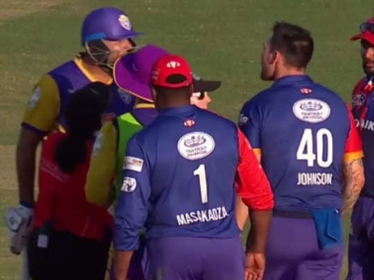 Yusuf Pathan Mitchell Johnson ugly fight on the ground in Legends League  Cricket - युसूफ पठान और मिशेल जॉनसन में भयंकर झगड़ा, ऑस्ट्रेलिया पेसर ने  मारा धक्का, वीडिया वायरल