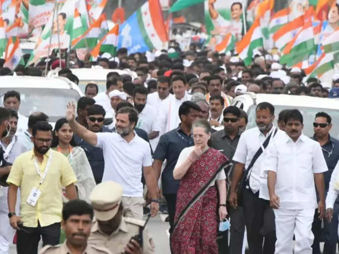सोन‍िया गांधी ने मांड्या के डाक बंगला से शुरू की पदयात्रा