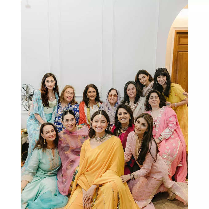 kapoor family at alia baby shower