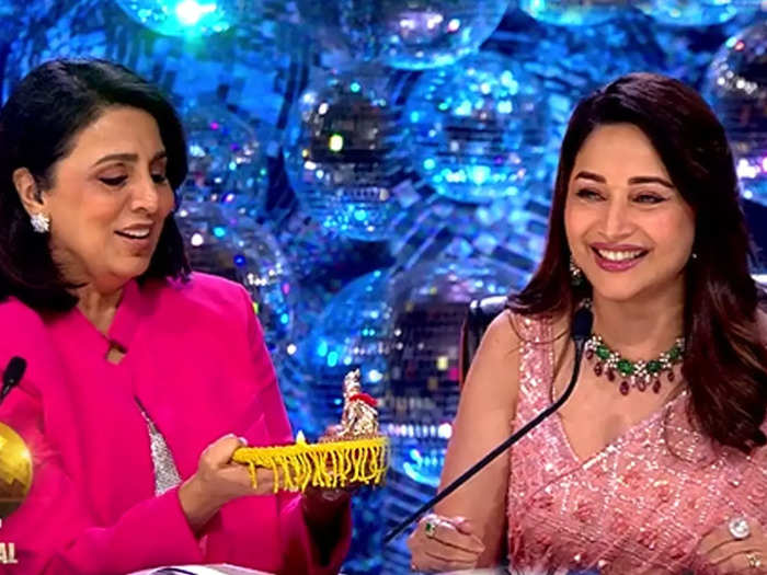 Neetu Kapoor and Madhuri Dixit