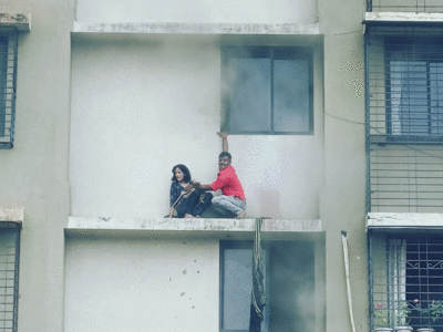 खिड़की से कूदा तो कोई साड़ी के सहारे लटका..मुंबई की बहुमंजिला इमारत में आग के बाद लोगों ने ऐसे बचाई जान, फोटो 