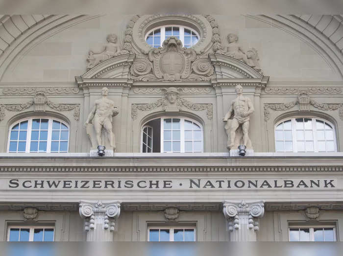 Swiss National Bank cuts overnight deposits by 30 billion francs