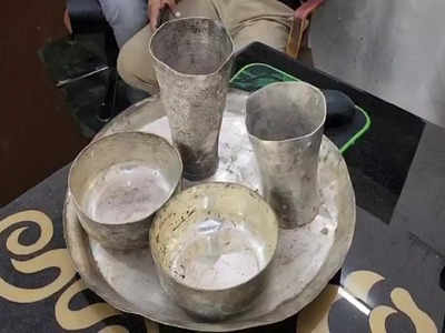 Video: करनाल में घर की खुदाई के दौरान मिले चांदी के बर्तन, बंटवारे पर भिड़े मजदूर